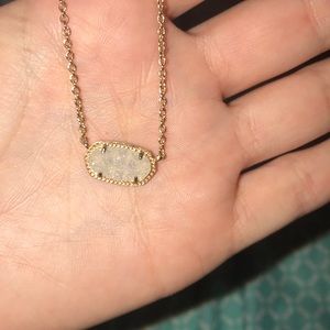 Kendra Scott necklace